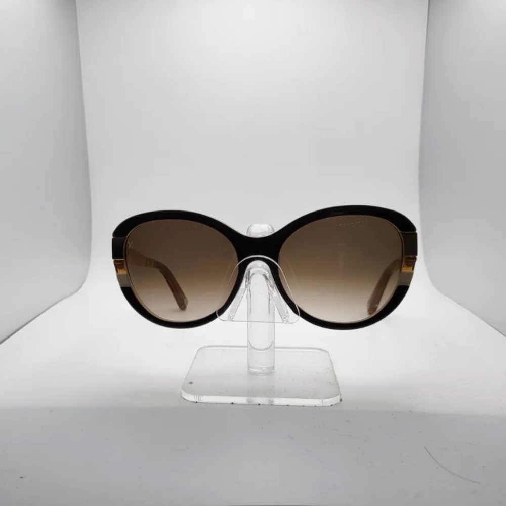 Authentic Louis Vuitton Women Petit’ Soupçon Cat Sunglasses